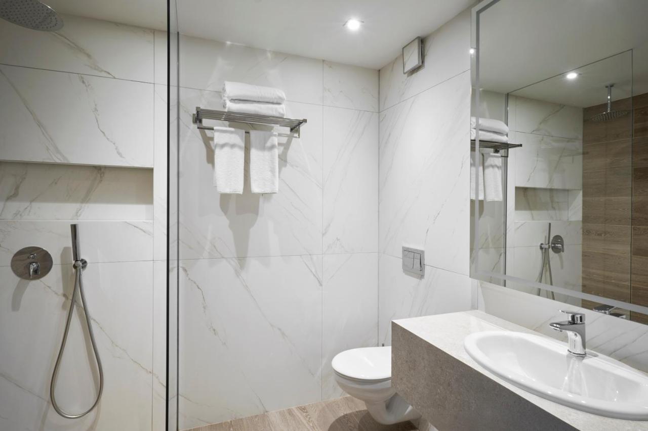 Aparthotel Adella Boutique - Free Secured Parking Sofia