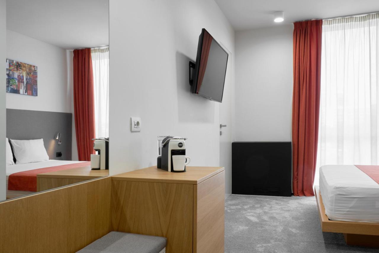 Aparthotel Adella Boutique - Free Secured Parking Sofia