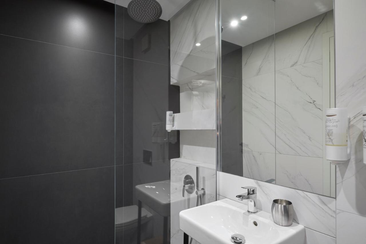 Aparthotel Adella Boutique - Free Secured Parking Sofia