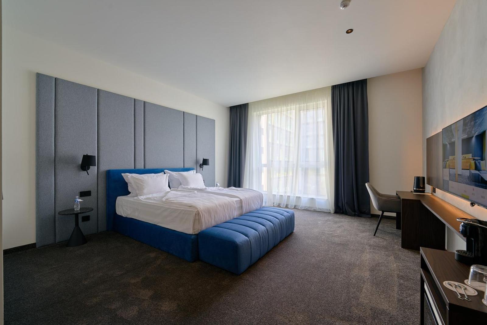 Adella Boutique - Free Secured Parking 4*