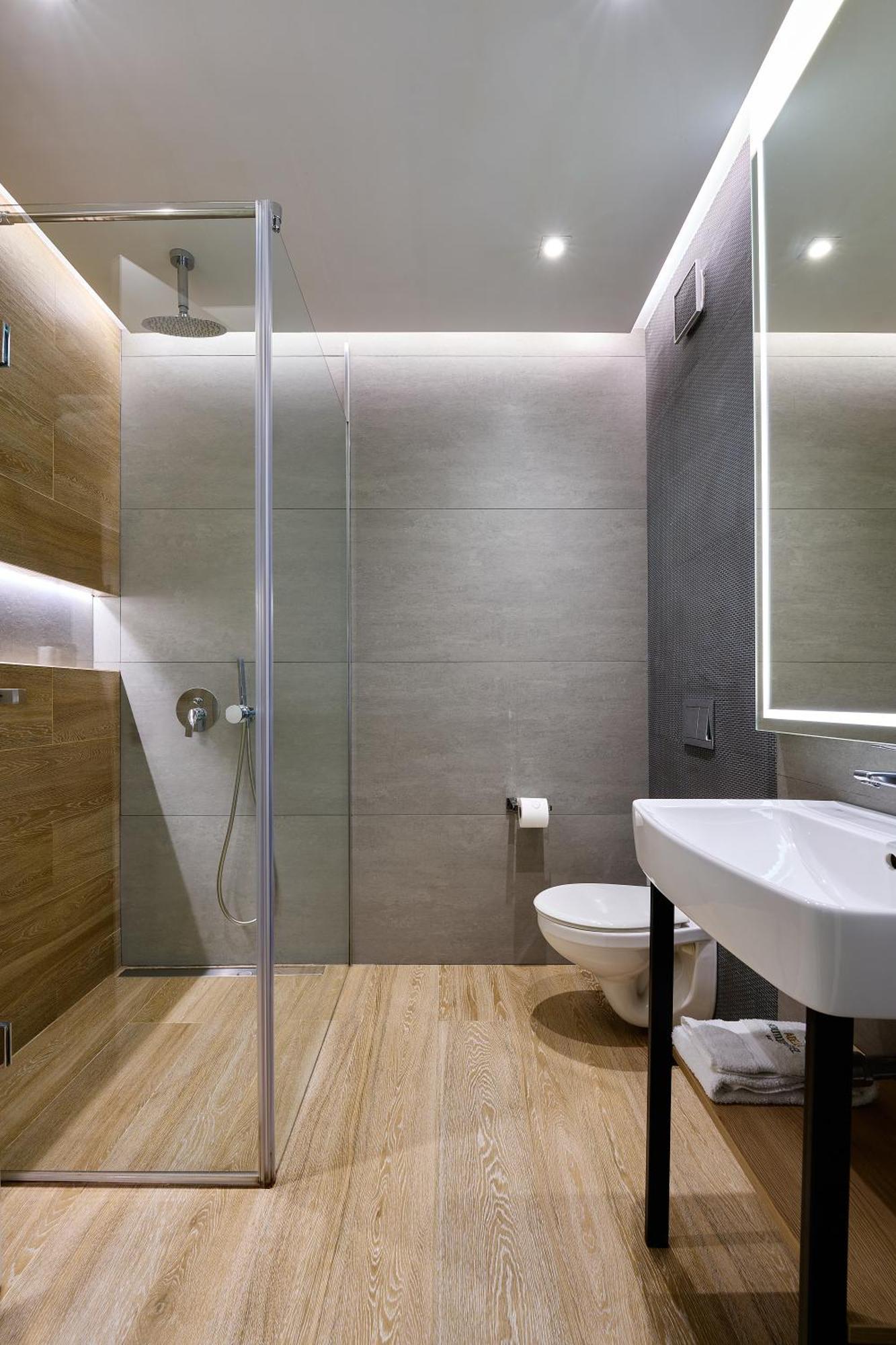 Adella Boutique - Free Secured Parking Aparthotel Sofia