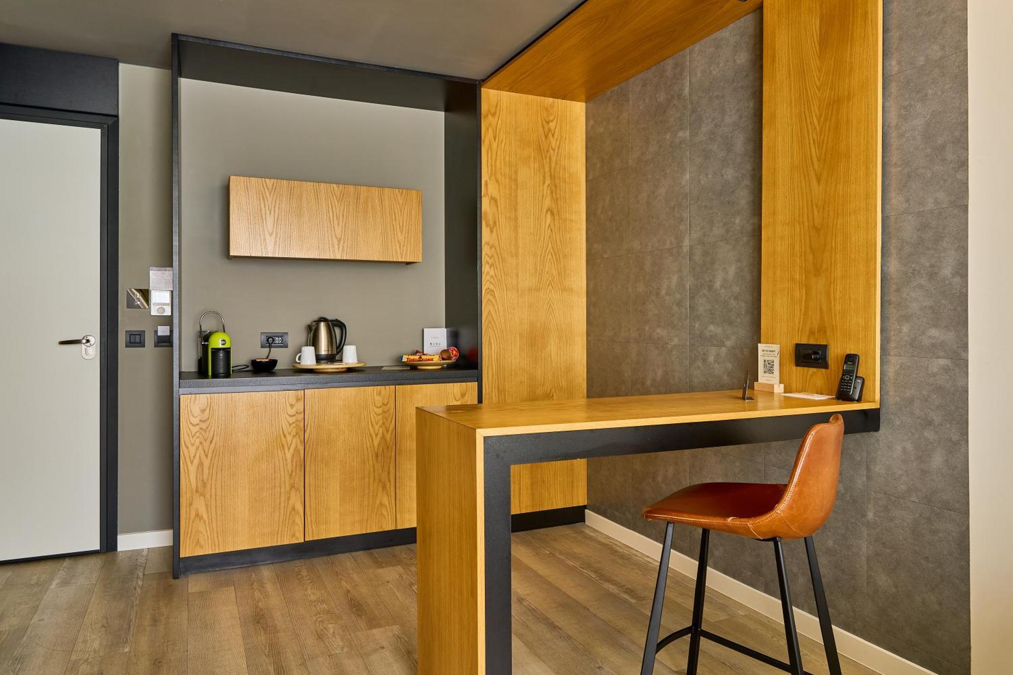 Adella Boutique - Free Secured Parking 4*