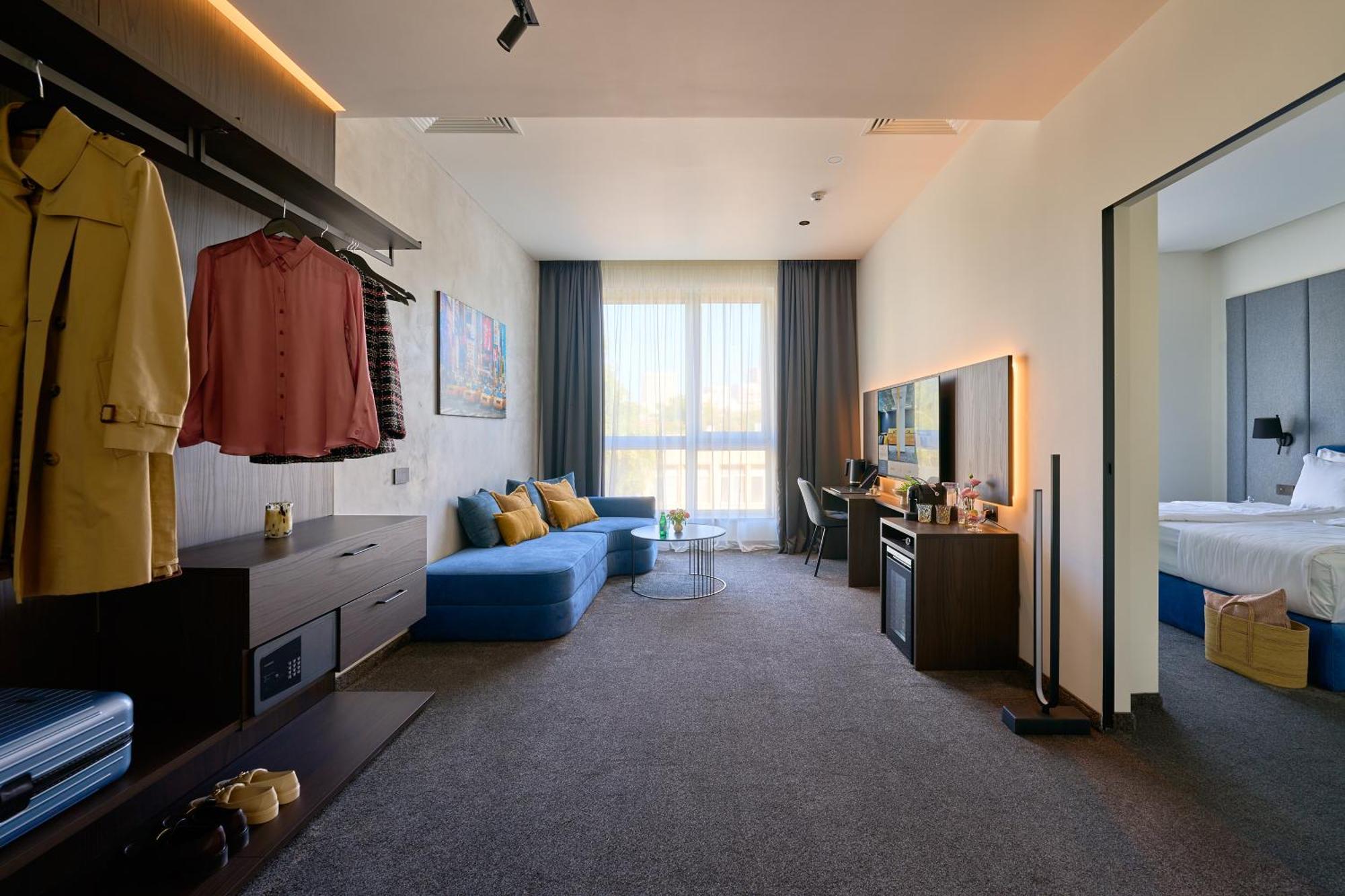Adella Boutique - Free Secured Parking 4*