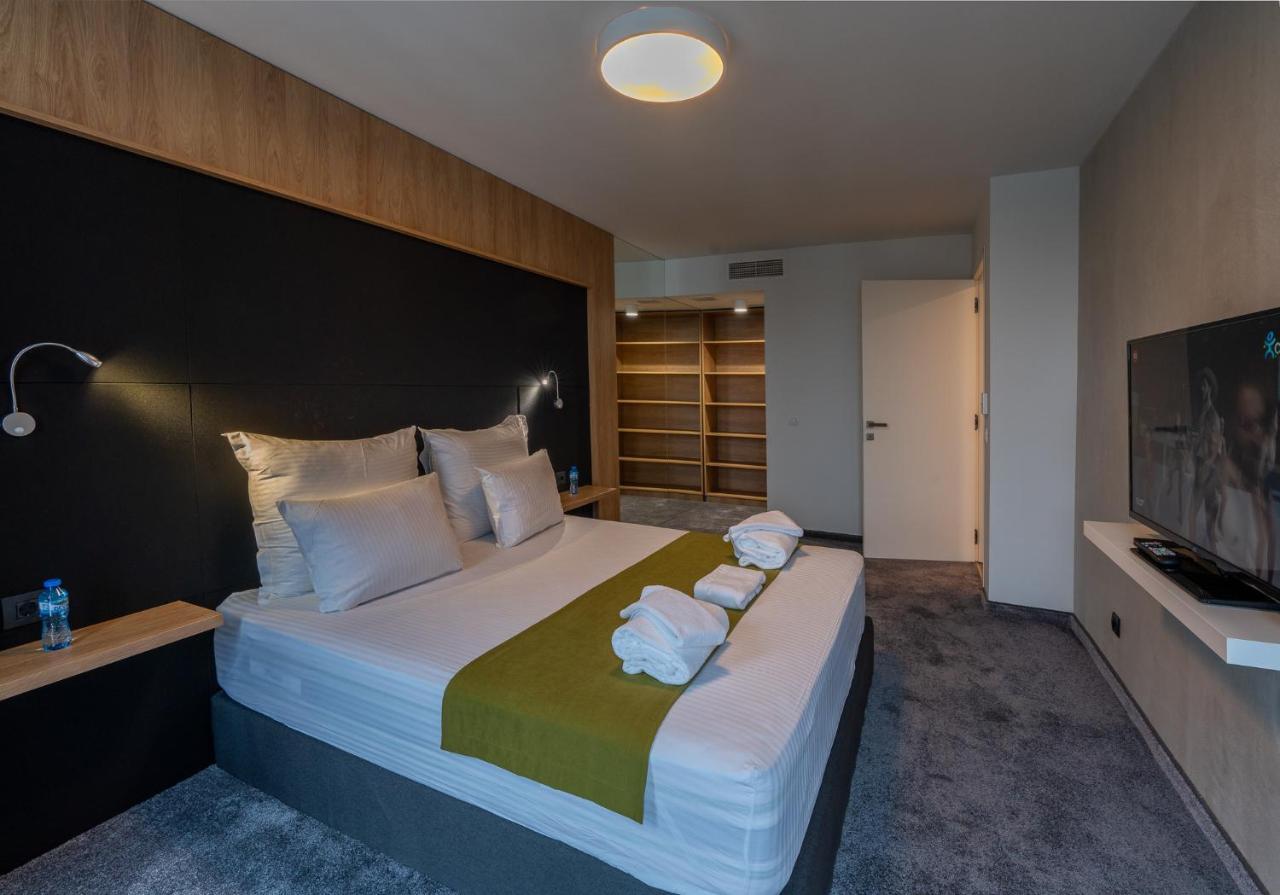 Aparthotel Adella Boutique - Free Secured Parking 4*